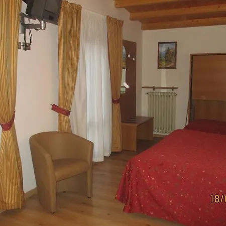 ホテル Montebaldina サン・ゼーノ・ディ・モンターニャ