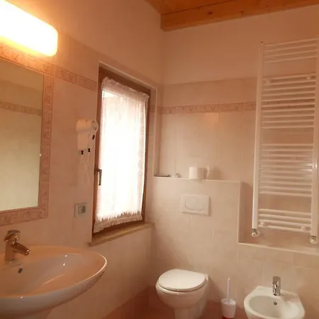 ホテル Montebaldina サン・ゼーノ・ディ・モンターニャ