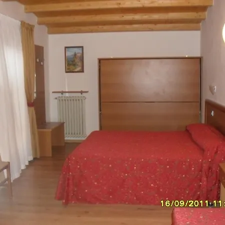 ホテル Montebaldina サン・ゼーノ・ディ・モンターニャ