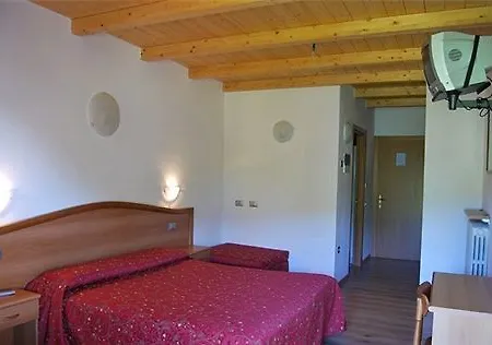 Montebaldina فندق