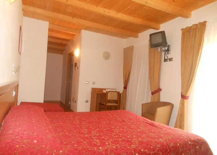 Montebaldina Szálloda San Zeno di Montagna