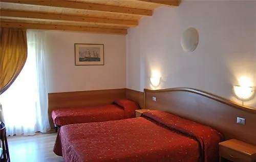 Montebaldina 3* San Zeno di Montagna